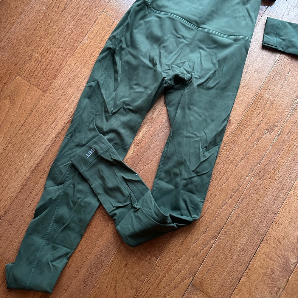Brad New (NWT) Set Active Sports Bra & Leggings - Hunter Green - Picture 4 of 8